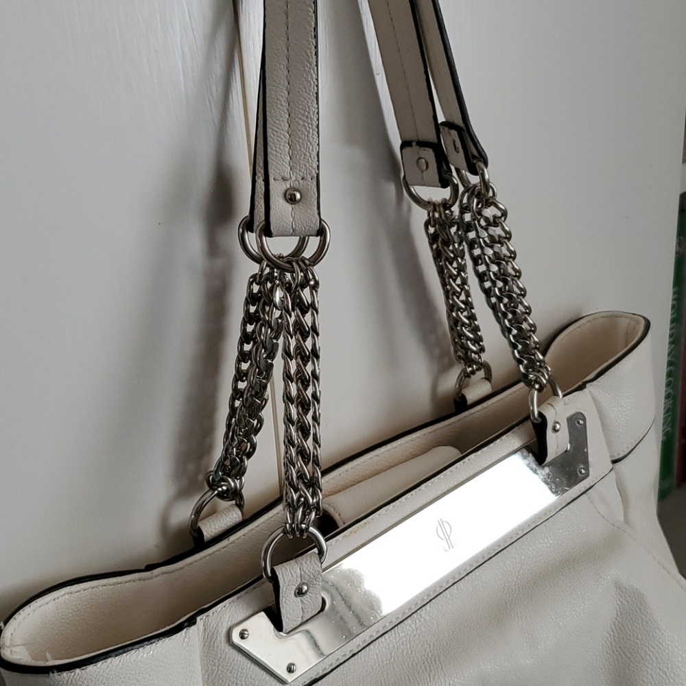 Purse - Picture 2 of 14